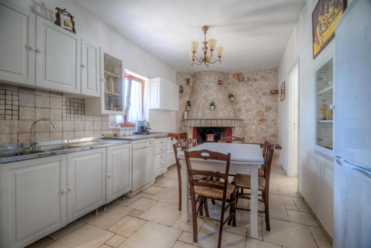 הוילה אוסטוני Trullo Paan By Typney מראה חיצוני תמונה